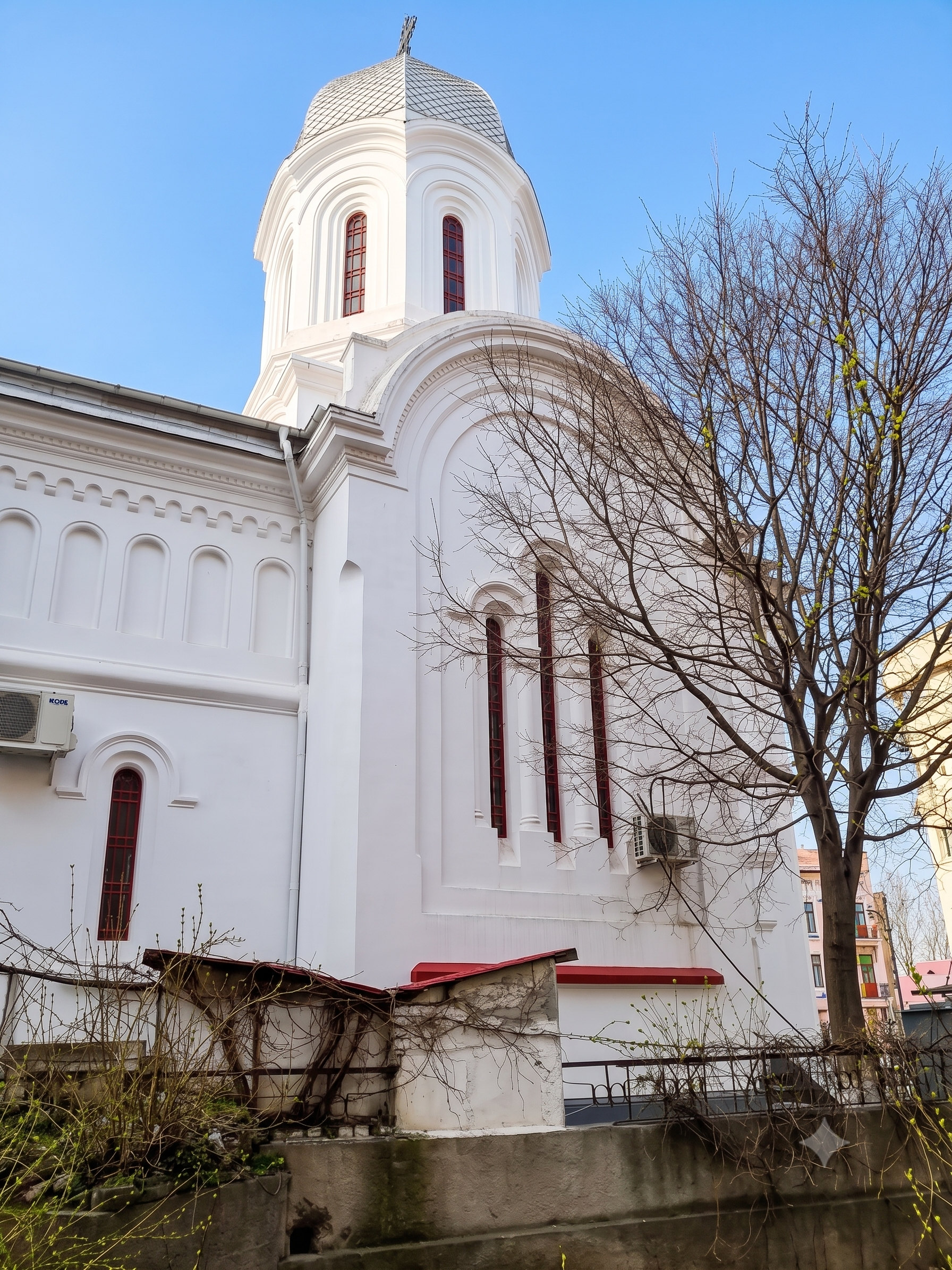 Biserica Sf. Nicolae, văzută de la apartament